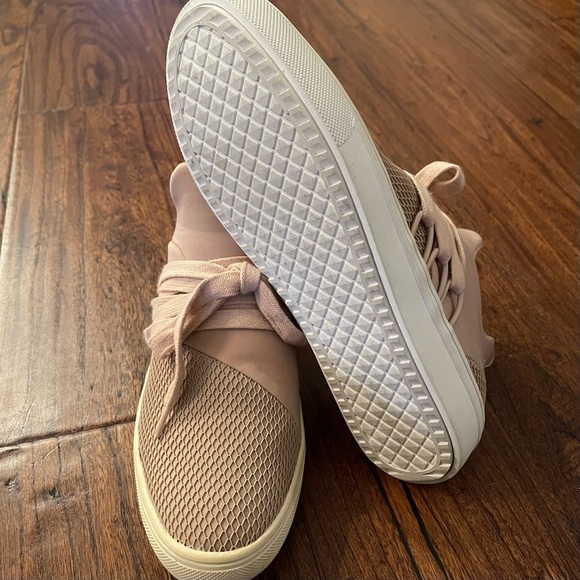 Steve Madden Sneakers - Picture 4 of 4